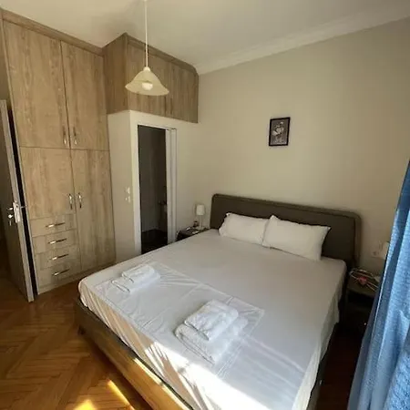Beautiful 2-Bedroom Apartment Close To Metro Athènes Extérieur photo