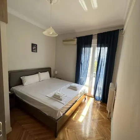 Beautiful 2-Bedroom Apartment Close To Metro Athènes Extérieur photo