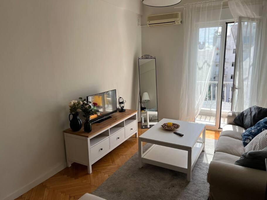 Beautiful 2-bedroom Close To Metro