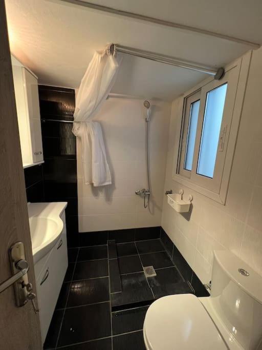 Beautiful 2-bedroom Close To Metro Ateny
