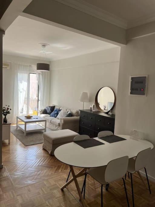 Apartament Beautiful 2-bedroom Close To Metro Ateny